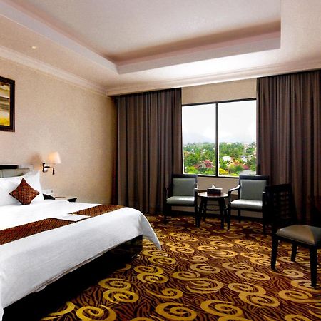 Hermes Palace Hotel Banda Aceh Exteriör bild