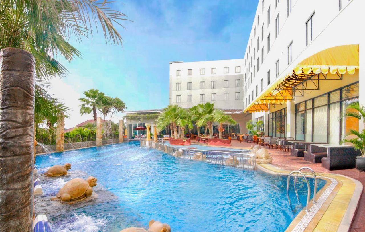 Hermes Palace Hotel Banda Aceh Exteriör bild