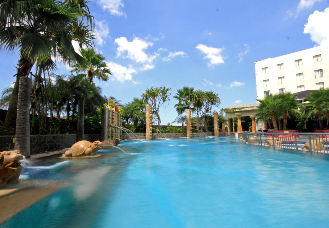 Hermes Palace Hotel Banda Aceh Exteriör bild