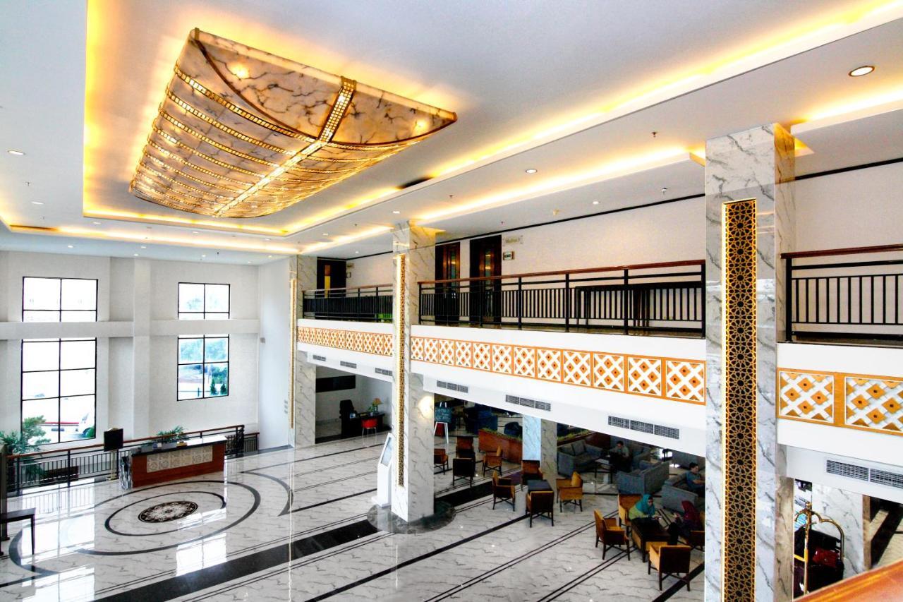 Hermes Palace Hotel Banda Aceh Exteriör bild