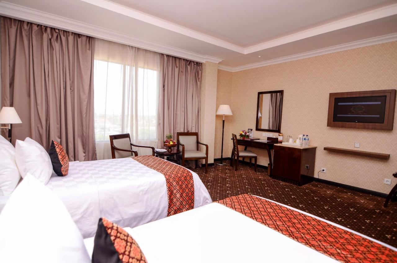 Hermes Palace Hotel Banda Aceh Exteriör bild
